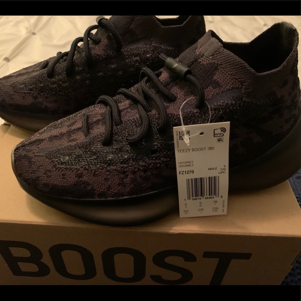 Brand New *yeezy380s*